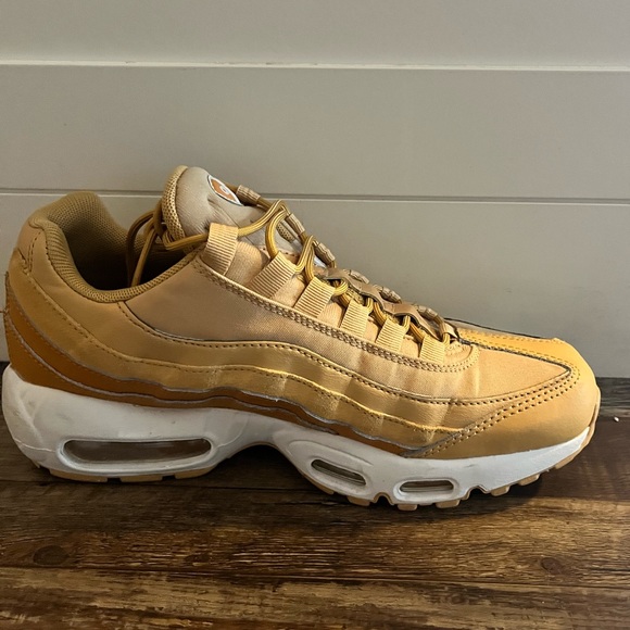 RARE Nike Air Max 95 Yellow - Size 8 - Picture 2 of 9